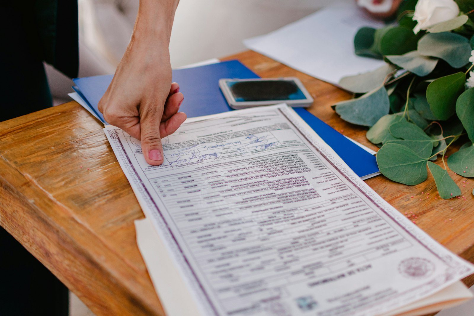 Changing a Colombian child's surname after divorce or separation