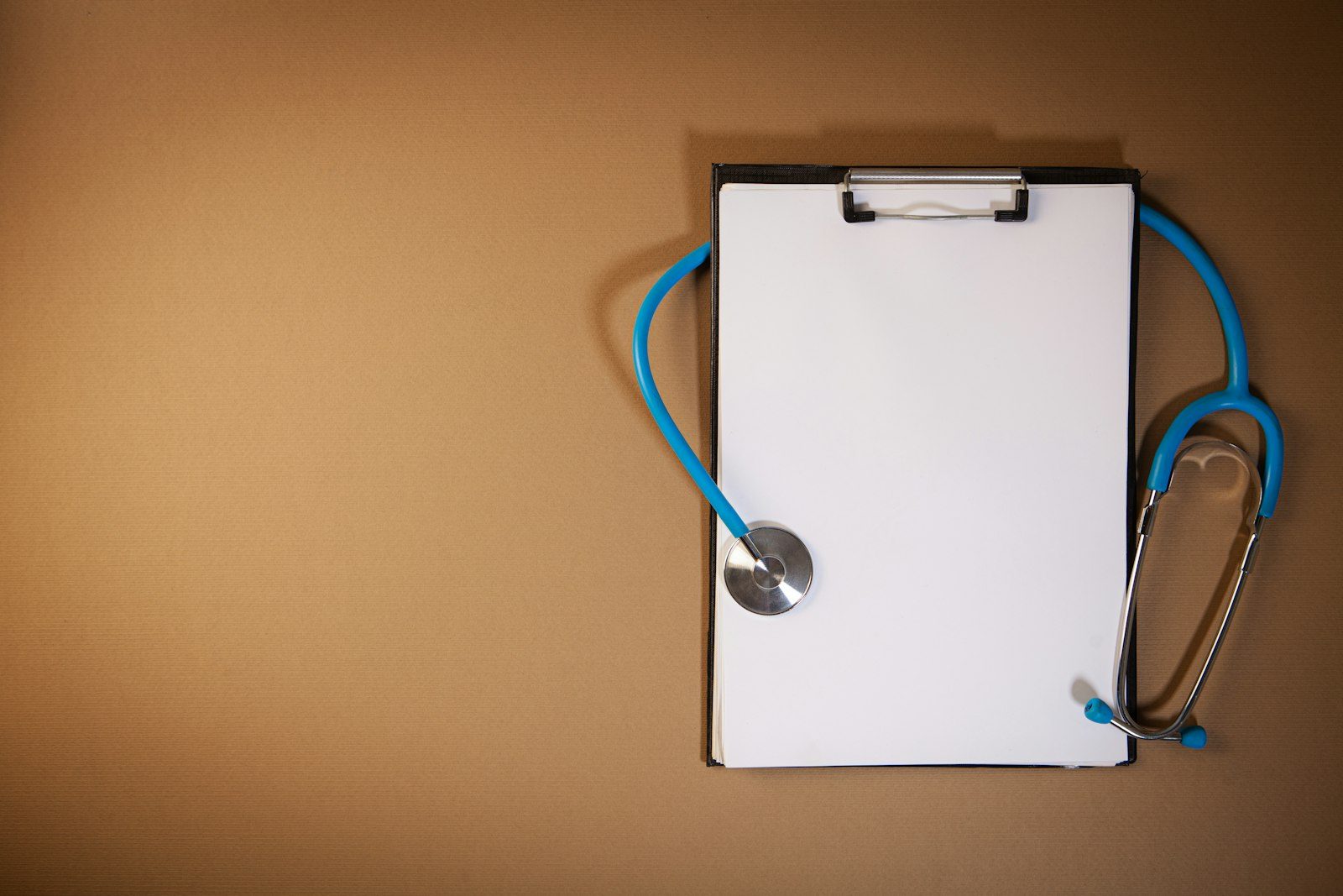 Filing a Medical Malpractice Claim in Colombia as a Foreign Patient: Process, Evidence and Compensation (2026)