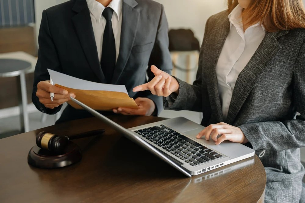 Remote divorce from Colombian spouse while living abroad